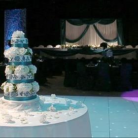 fwthumb4 tier cake filled with hydrangea.jpg